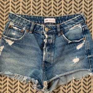 Cute dark blue Jean shorts from zara